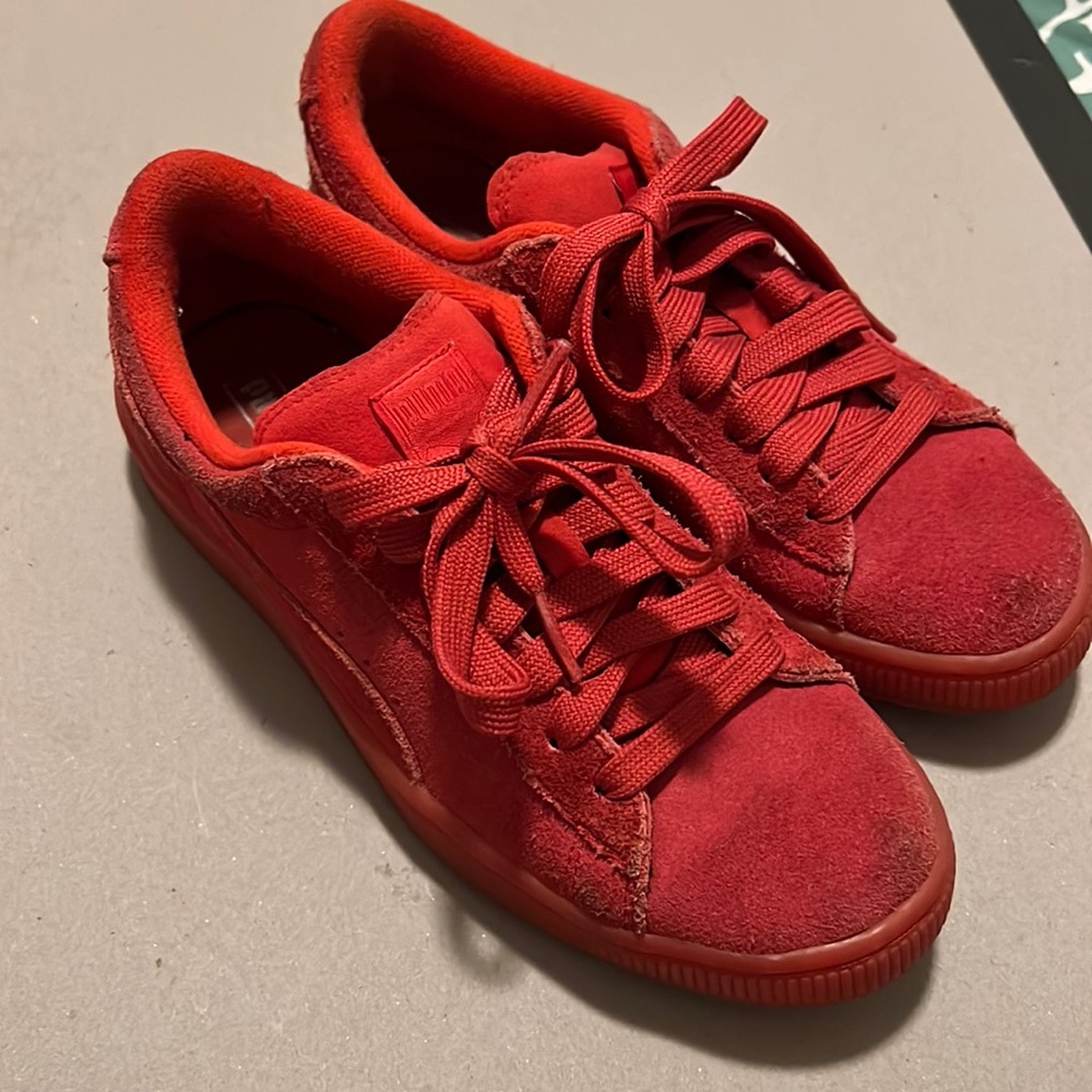Puma low top suede red size size 5.5 c